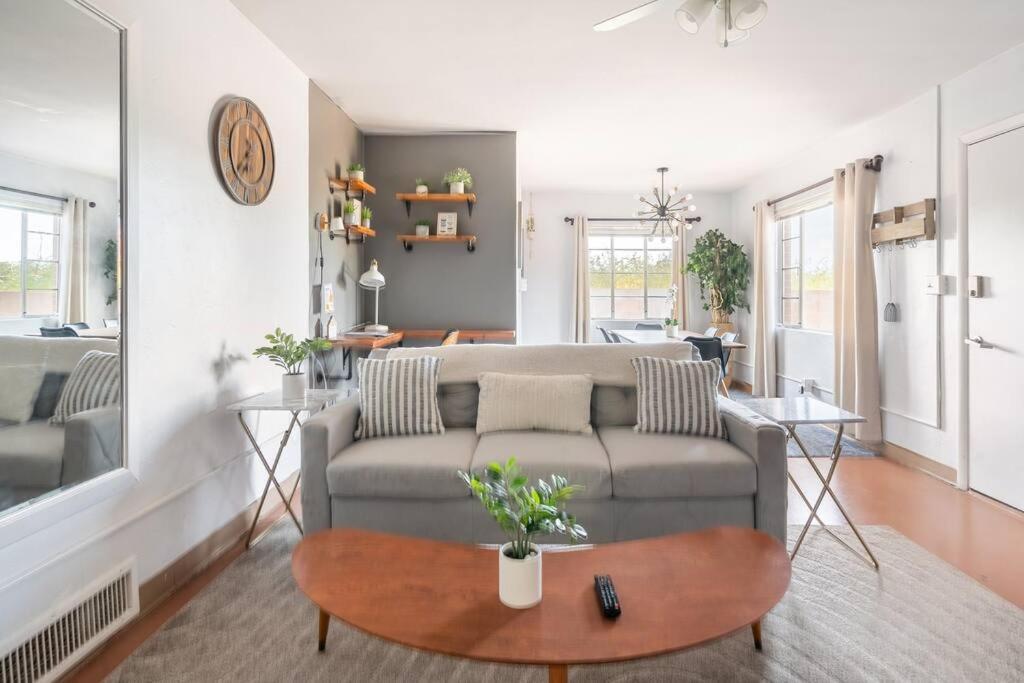 투산 Bright & Airy Near Uofa, 2 Min To Banner 아파트 외부 사진